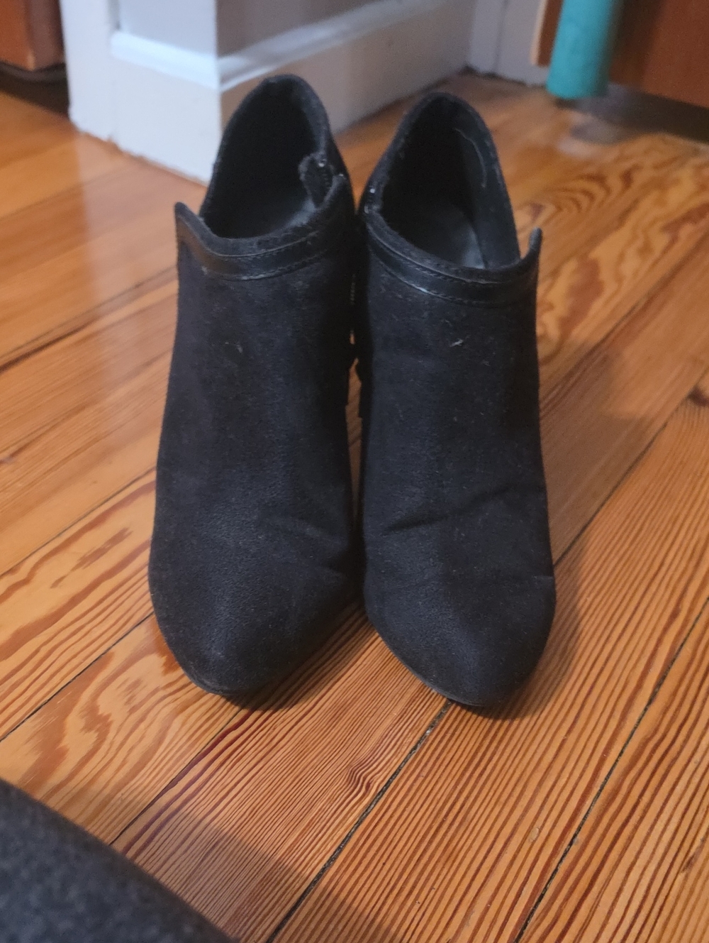 dexflex comfort Black Suede Ankle Booties